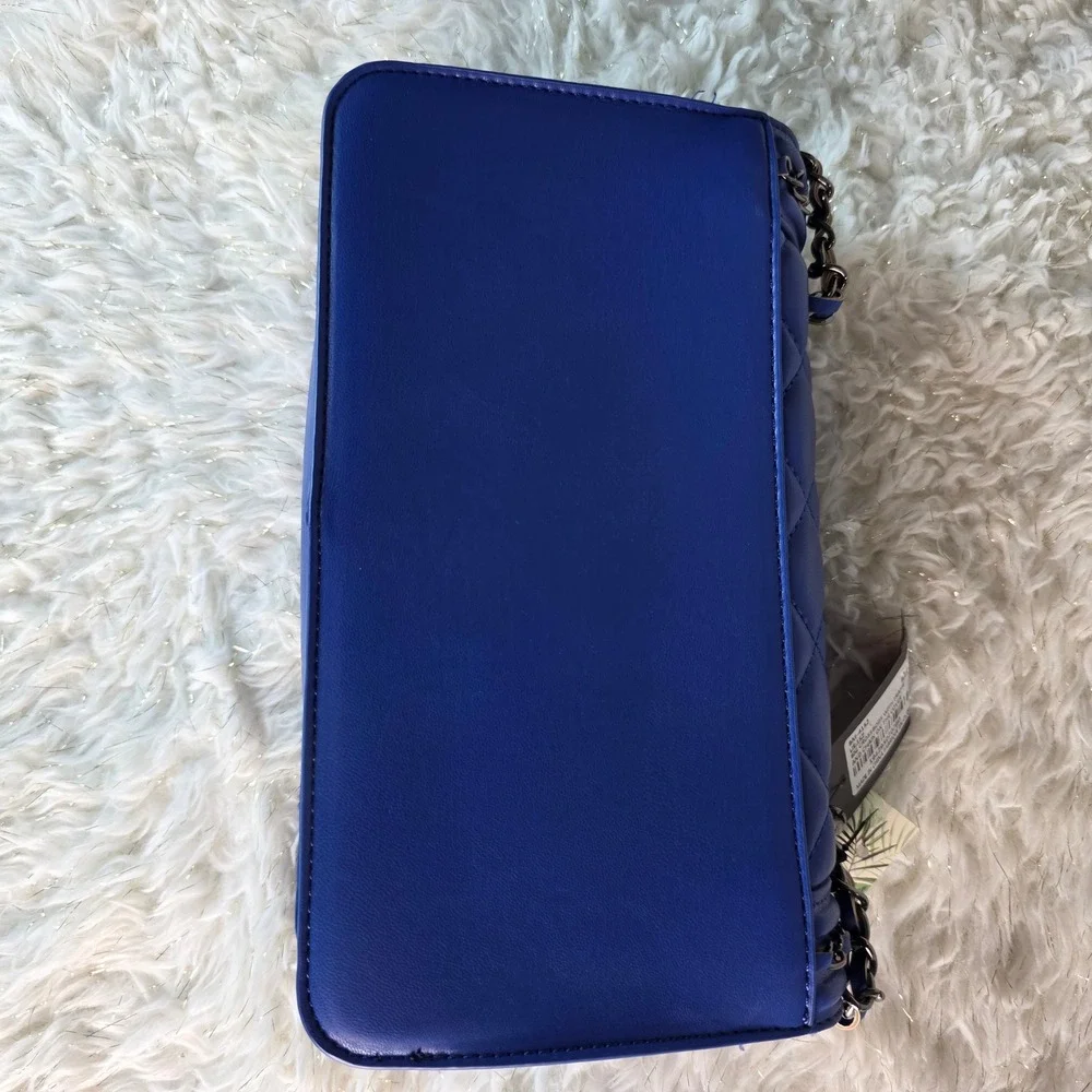 Badgley Mischka Blue Quilted Crossbody Bag BM-4152‎ Chain Trim NWT